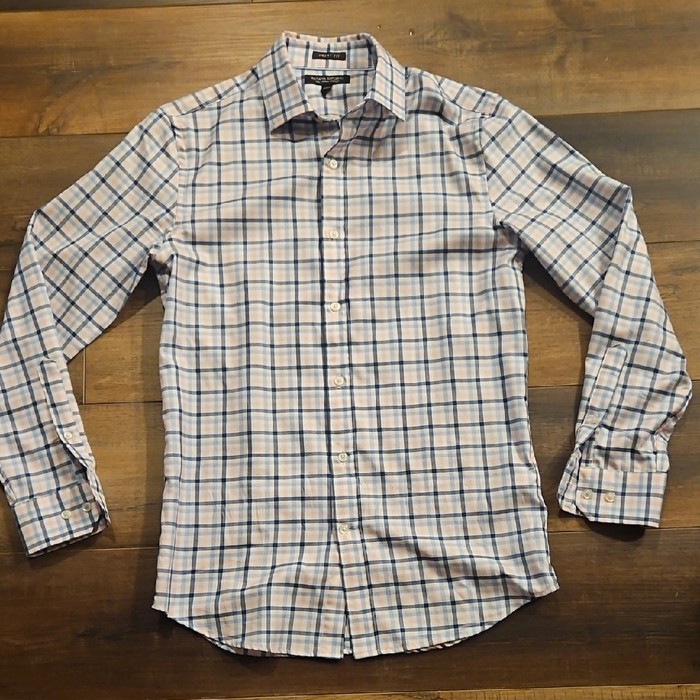 Banana Republic Blue and White Casual Button Down Shirt